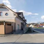 Nyaraló Family Cerklje *